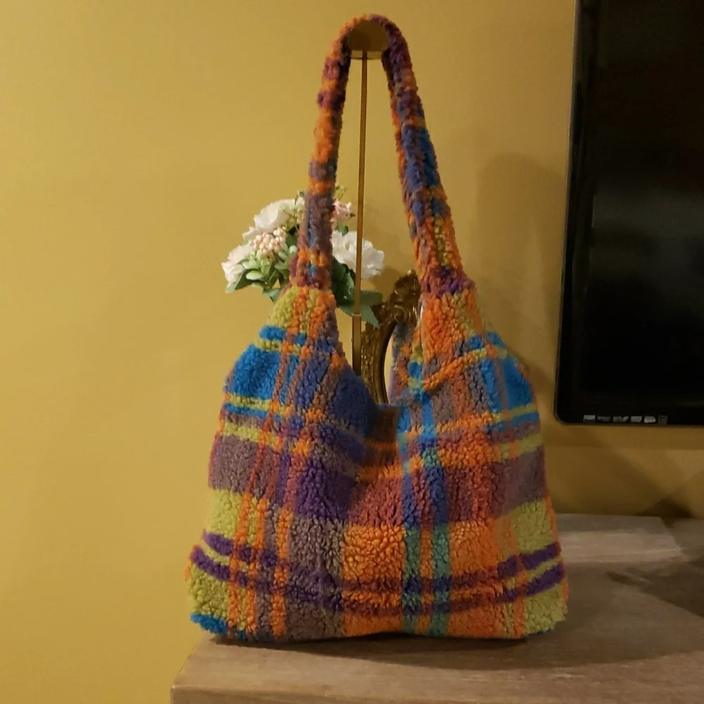 NEW! Colorful Plaid Women's Sherpa Bag - Picture 2 of 7